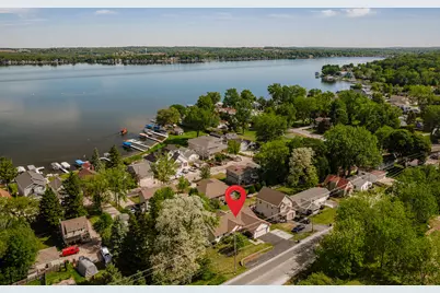 N26W27080  Prospect Ave, Pewaukee, WI 53072 - Photo 3