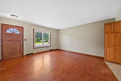 2510  Bittersweet Ct, Racine, WI 53402 - Photo 3