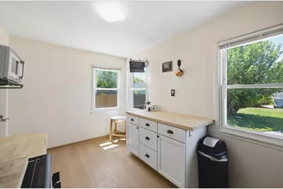 3147 S Brisbane Ave, Milwaukee, WI 53207 - Photo 7