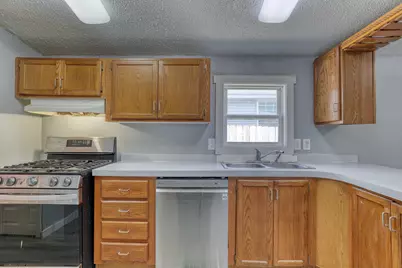 2451 S 92nd St, West Allis, WI 53227 - Photo 9