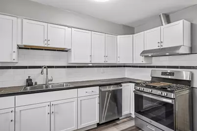 5125 N 81st St, Milwaukee, WI 53218 - Photo 9