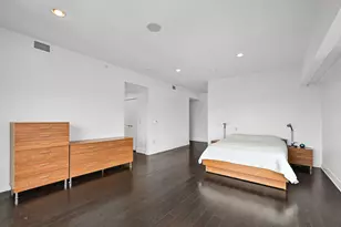 923 E Kilbourn Ave, Milwaukee, WI 53202 - Photo 15