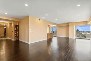 923 E Kilbourn Ave, Milwaukee, WI 53202 - Photo 3