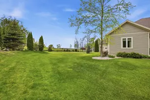 S30W27725 Creekside Ct, Waukesha, WI 53188 - Photo 35