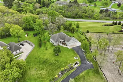 S30W27725  Creekside Ct, Waukesha, WI 53188 - Photo 3
