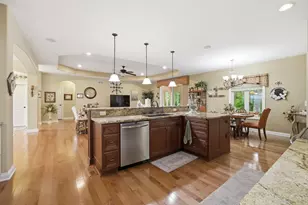 S30W27725 Creekside Ct, Waukesha, WI 53188 - Photo 9