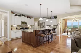 S30W27725 Creekside Ct, Waukesha, WI 53188 - Photo 7