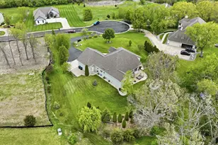 S30W27725 Creekside Ct, Waukesha, WI 53188 - Photo 37