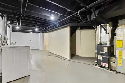 2122 S 86th St, West Allis, WI 53227 - Photo 23