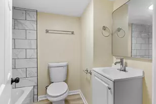 2122 S 86th St, West Allis, WI 53227 - Photo 15