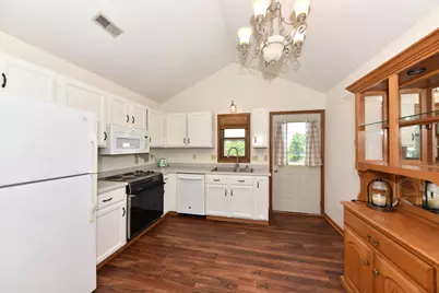 65  Stacy Lynn Ln #B, Hartford, WI 53027 - Photo 9
