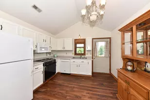 65 Stacy Lynn Ln, Hartford, WI 53027 - Photo 9