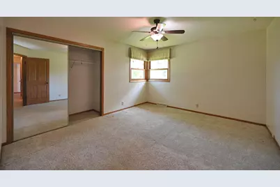 202  Lac La Belle Dr, Lac La Belle, WI 53066 - Photo 17