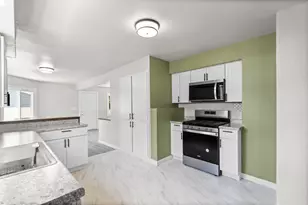 2451 N 58th St, Milwaukee, WI 53210 - Photo 9