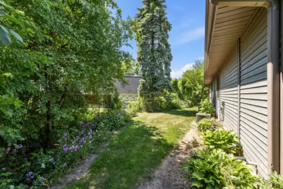N81W13163  Country Terrace Ln, Menomonee Falls, WI 53051 - Photo 29