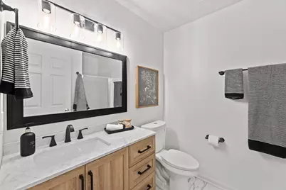 208 E Reservoir Ave, Milwaukee, WI 53212 - Photo 25