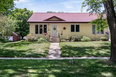 405 S Grant St, Houston, MN 55943 - Photo 1