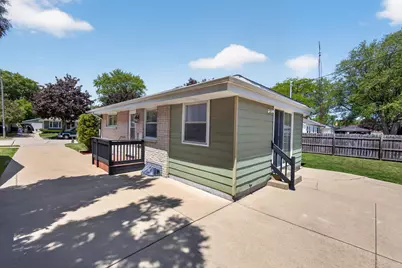 3633  Regency Dr, Racine, WI 53402 - Photo 19