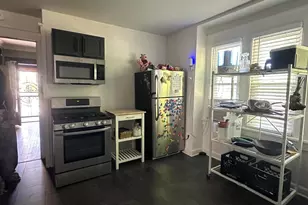 121 W Keefe Ave, Milwaukee, WI 53212 - Photo 3