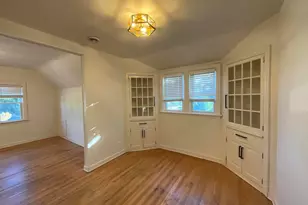 121 W Keefe Ave, Milwaukee, WI 53212 - Photo 11