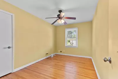 3925 N 79th St, Milwaukee, WI 53222 - Photo 9