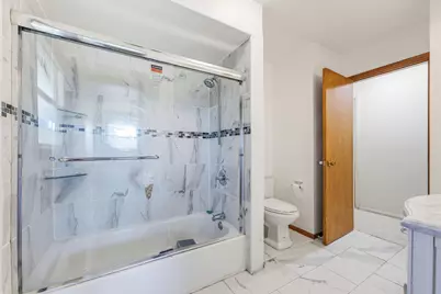 6025 S 22nd St, Milwaukee, WI 53221 - Photo 15