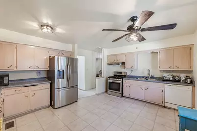 6025 S 22nd St, Milwaukee, WI 53221 - Photo 5