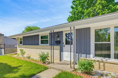 6025 S 22nd St, Milwaukee, WI 53221 - Photo 25