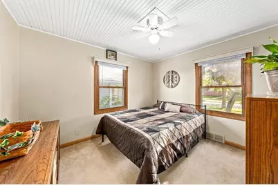 187 N 91st St, Milwaukee, WI 53226 - Photo 11