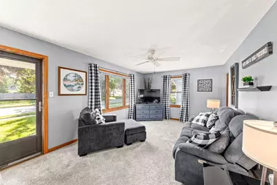 187 N 91st St, Milwaukee, WI 53226 - Photo 3