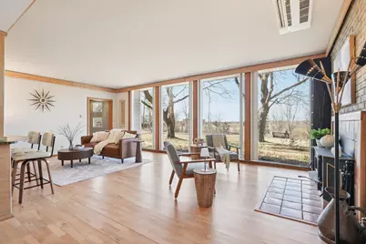 1009  Spring Valley Rd, Burlington, WI 53105 - Photo 5