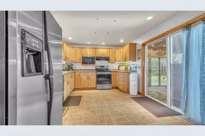 860  Forest Ave, Fond du Lac, WI 54935 - Photo 5