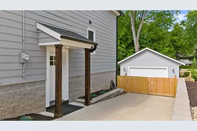 1505  St Charles St, Wauwatosa, WI 53213 - Photo 43