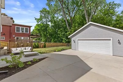 1505  St Charles St, Wauwatosa, WI 53213 - Photo 5