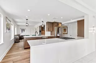 1028 E Juneau Ave, Milwaukee, WI 53202 - Photo 27