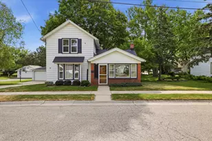 354 Prospect Ave, Hartland, WI 53029 - Photo 1