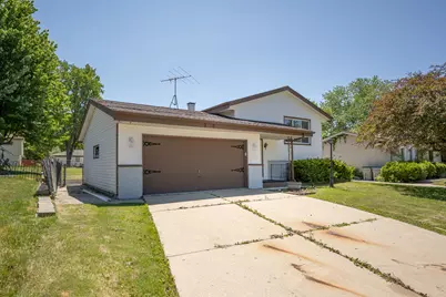 7821  W Hustis St, Milwaukee, WI 53223 - Photo 25