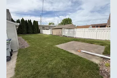 911 E Norwich St, Milwaukee, WI 53207 - Photo 13