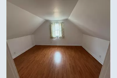 911 E Norwich St, Milwaukee, WI 53207 - Photo 9