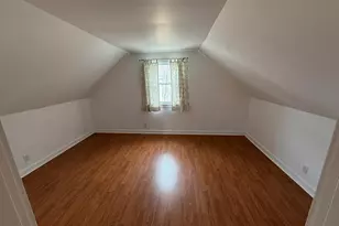 911 E Norwich St, Milwaukee, WI 53207 - Photo 9