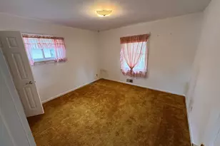911 E Norwich St, Milwaukee, WI 53207 - Photo 5