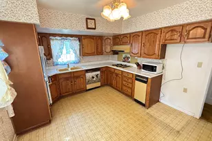 911 E Norwich St, Milwaukee, WI 53207 - Photo 3