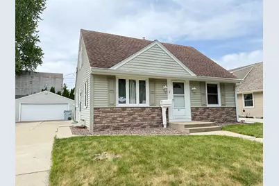 911 E Norwich St, Milwaukee, WI 53207 - Photo 1