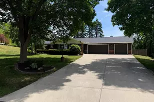 3560 Goetz Dr, Brookfield, WI 53005 - Photo 1