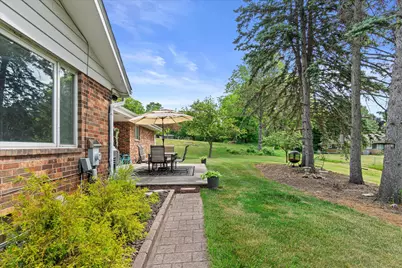 3560  Goetz Dr, Brookfield, WI 53005 - Photo 17