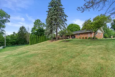 3560  Goetz Dr, Brookfield, WI 53005 - Photo 15
