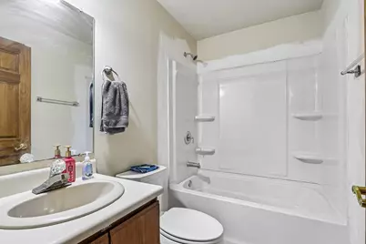 W233N6045  Teakwood Ct #W233N6043, Sussex, WI 53089 - Photo 47