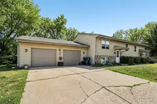 W233N6045 Teakwood Ct, Sussex, WI 53089 - Photo 1