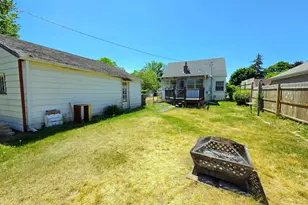 1043 Birchwood Dr, West Bend, WI 53095 - Photo 27