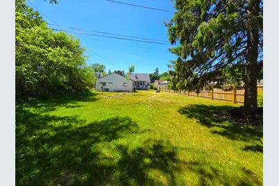 1043  Birchwood Dr, West Bend, WI 53095 - Photo 23